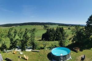 Appartements Meuble 70m2 dans le Haut Doubs. Balcon. Calme, vue degagee : photos des chambres