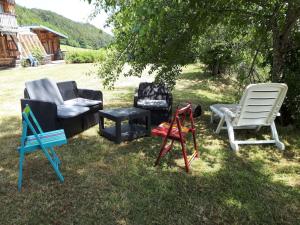 Appartements Meuble 70m2 dans le Haut Doubs. Balcon. Calme, vue degagee : photos des chambres