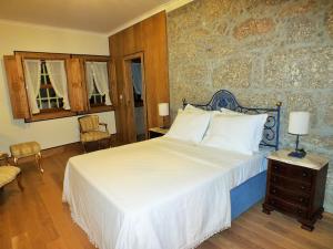 Double Room with Mountain View room in Quinta do Rocha