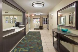 Sonesta Simply Suites Detroit Troy