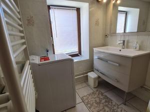 Gîte de charme dans ferme lorraine avec jardin clos, à proximité de sentiers et base de loisirs - FR-1-584-32