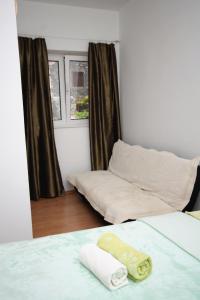 Apartments with parking space Murter - 5100