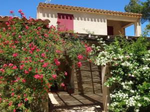 Maisons de vacances Nice house with private pool in the Parc du Luberon, Grambois : photos des chambres