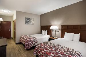 Deluxe Room with Two Double Beds Non-Smoking room in Red Roof Inn & Suites Mifflinville