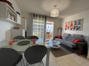 Appartement 2 pièces cosy avec terrasse et garage privé, proche plage - FR-1-338-5