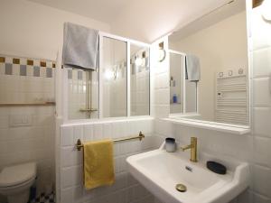 Appartements Beau T2 en centre-ville du Mont-Dore, au pied des Thermes, pour 4 pers, bien equipe, ascenseur, Wi-Fi - FR-1-608-241 : photos des chambres