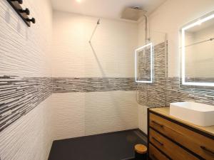 Appartements Appartement Splendide T3 a La Bourboule, Proche Parc Fenestre et Thermes - FR-1-608-239 : photos des chambres