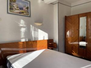 Appartements Appartement 3 pieces 4 pers a 100m de la plage, centre-ville, balcon, TV, lave-linge, menage inclus - FR-1-225C-116 : photos des chambres