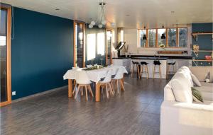 Stunning Home In Plélan-Le-Petit