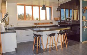 Stunning Home In Plélan-Le-Petit