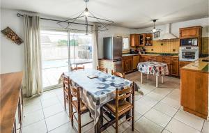 Maisons de vacances Nice Home In Sallles-daude With Outdoor Swimming Pool, Private Swimming Pool And 3 Bedrooms : photos des chambres