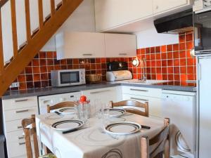 Appartement 2 pièces avec mezzanine et parking, proche plage - Le Lavandou - FR-1-251-205