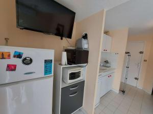 Appartement climatisé 2 pièces, accès direct plage, terrasse et parking privé - FR-1-326-531