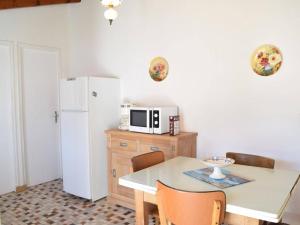 Maison de plain pied, 300m de la plage, accès mer privatif, 2 chambres, terrasse et parking - FR-1-224B-33