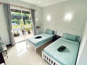 บ้านชมเขา - Baan Chom Khao