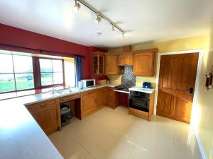 Beautiful Rural 3BR Cottage with Stunning Views