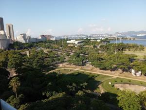 Apartamento espaçoso completo e vista deslumbrante