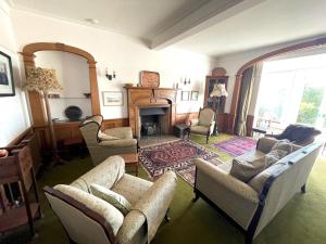 Beautiful 4BR Period Home With Spectacular Views - Pass the Keys