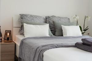 Stunning 1BDR Sliema-Center Penthouse! Near POOL!