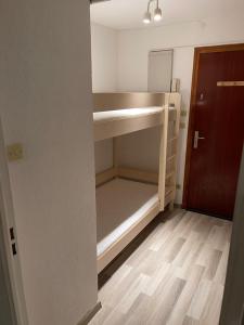 Appartements Beau studio Pin Rolland plage Wifi Climatise : photos des chambres