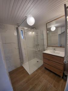 Maisons de vacances Gite de la Chapelle - Circuit des 24 heures - ARNAGE - 10 personnes : photos des chambres