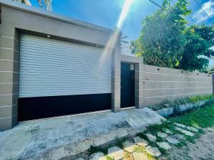 Lak Villa