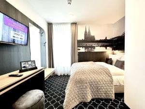 Compact Double Room with River View room in Rhein-Hotel St.Martin