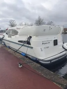 Magnifique bateau au coeur du Nivernais à l'étang de BAYE - Guipy