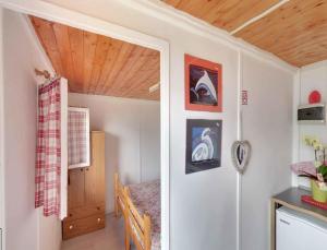 One Bedroom Bungalow with Shared Bathroom