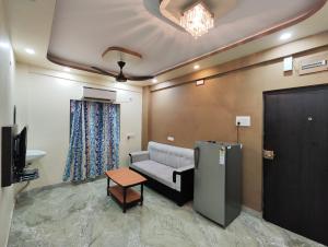 Stylish 2BHK Service Apartment Near Golpark