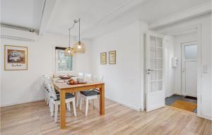 Gorgeous Home In Ulfborg With Wifi