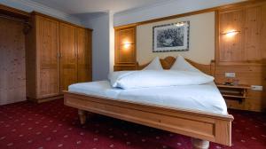 Double Room room in Hotel Alpina