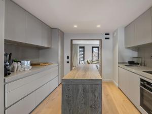 Appartement 6 chambres avec sauna et parking, à Courchevel - FR-1-562-62