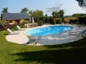 3 self-contained gites with pool and games room