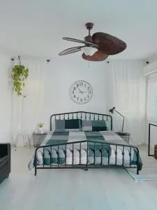 Master Bedroom Large Bathroom in Central OC - Midway City