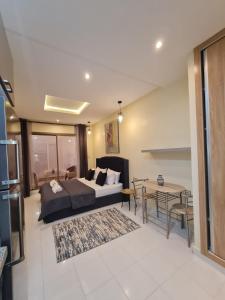 Cozy Studio Private Terrace - fiber Wi-Fi & Netflix