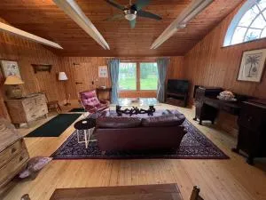 Spacious eco-energy timber barn in Chadbury - Ab Lench
