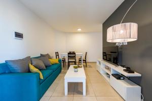 Duarte Quirós 2405 - B Alto Alberdi Full Equipado con Balcón