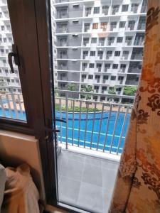 Shore 3 Residences Mall of Asia Pool view Netflix free wifi