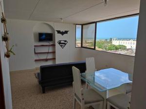 R1 Apartamento con vista a la playa, la mejor zona de la ciudad, genial para trabajar o estar con la familia