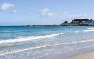 Maisons de vacances Gorgeous Home In Trevou Treguignec : photos des chambres