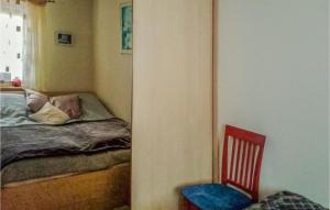 3 Bedroom Amazing Home In Parzensko