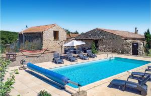 Maisons de vacances Amazing Home In Pardailhan With Wifi, Private Swimming Pool And Outdoor Swimming Pool : photos des chambres