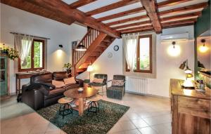 Maisons de vacances Nice Home In La Roche St Secret With 3 Bedrooms, Wifi And Private Swimming Pool : photos des chambres