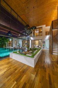 Villa Mango 3 - Amazing 4-bdr Villa in Berawa ! PERFECT LOCATION !