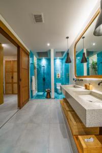 Villa Mango 3 - Amazing 4-bdr Villa in Berawa ! PERFECT LOCATION !