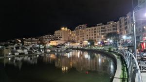 Bahía Grande Nordelta - Piscina y Cochera