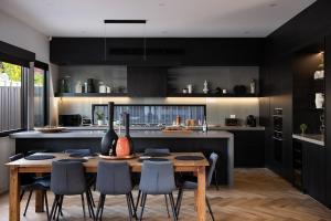 Lux on Max- stunning design, amazing views