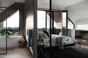 Lux on Max- stunning design, amazing views