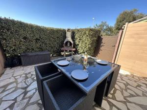 Pavillon avec Terrasse pour 4 Personnes - FR-1-701-41